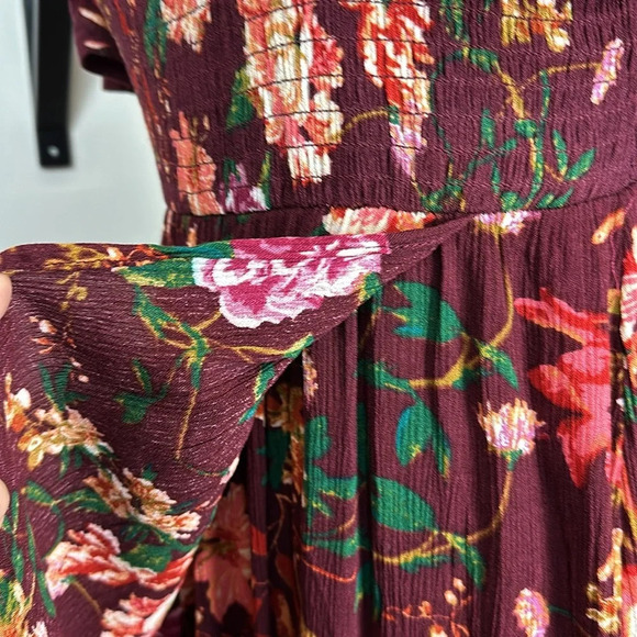 NWT Warehouse One high low bottom, crinkle rayon flutter sleeve dress - Picture 4 of 9